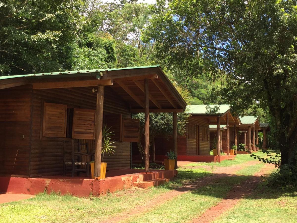 Cabanas Soltame Carnaval Puerto Iguazu Bagian luar foto